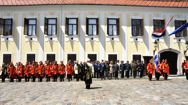Predsjednik Vlade: Ceremonija Velika smjena straže pridonosi tradiciji hrvatske vojske i turističkoj atrakciji Zagreba